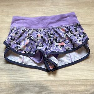 Ivivva purple camo short, child size 6, in great condition.